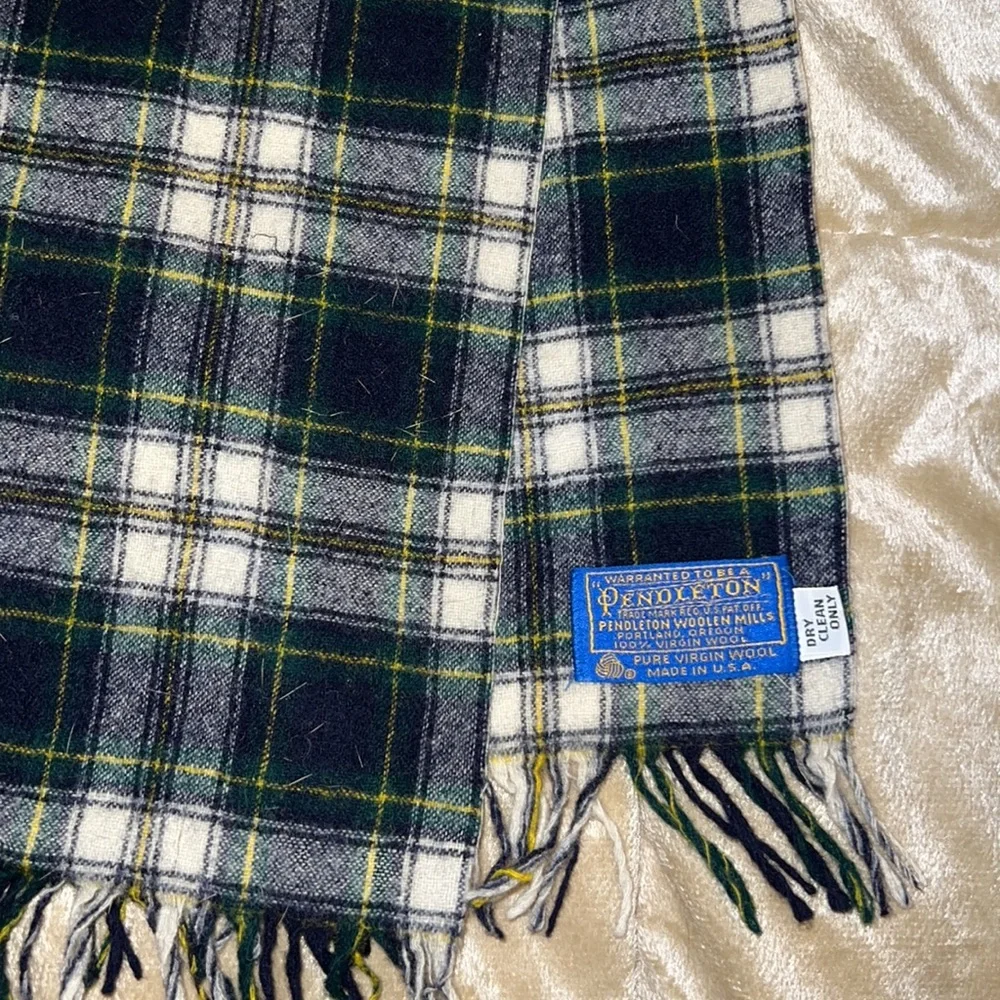 Vintage Pendleton green tartan plaid wool scarf 44” x 12”